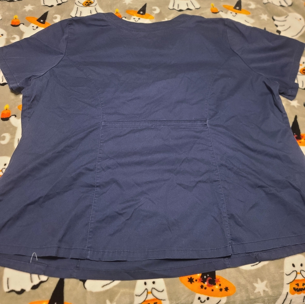 Scrub top - Picture 2 of 3